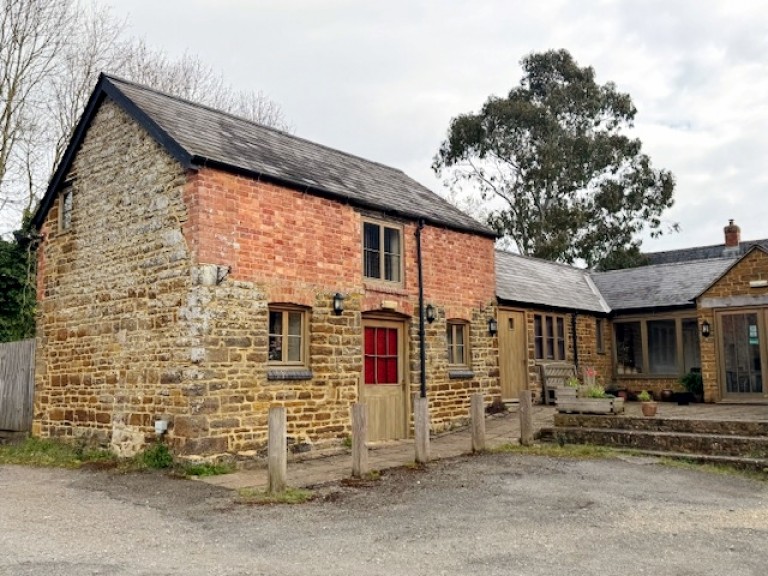 Images for The Old Red Lion, 4 Banbury Road, Litchborough, Towcester